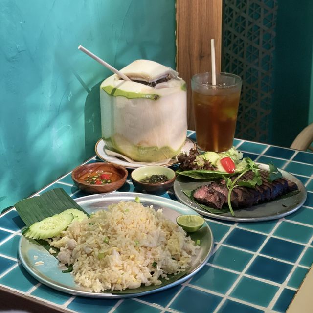 大角咀｜特色泰北菜。Restoran SAYA