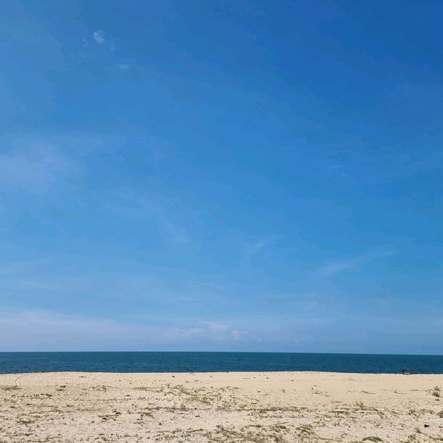 หาดสวย​งาม​ น่าเที่ยว​ บรรยากาศ​ดี​ ทะเลสวย