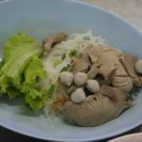 ลูกชิ้นจิ๋ว พร้อมน้ำซุปรสเข้มข้น