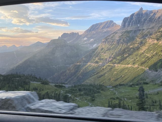 絶景ロード"going to the sun road”