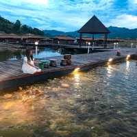 แพเหนือเขื่อนศรีนครินทร์