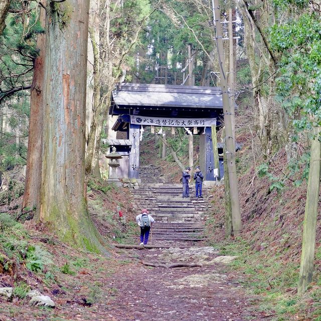 愛宕山の黒門