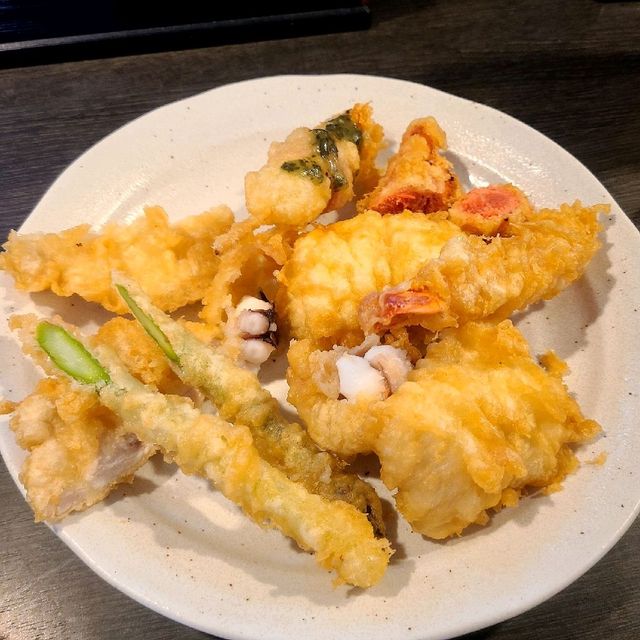 これが噂の床捨てスタイル【天ぷら大吉 なんばこめじるし店】⭐