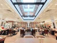 Gorgeous restaurant and bar
