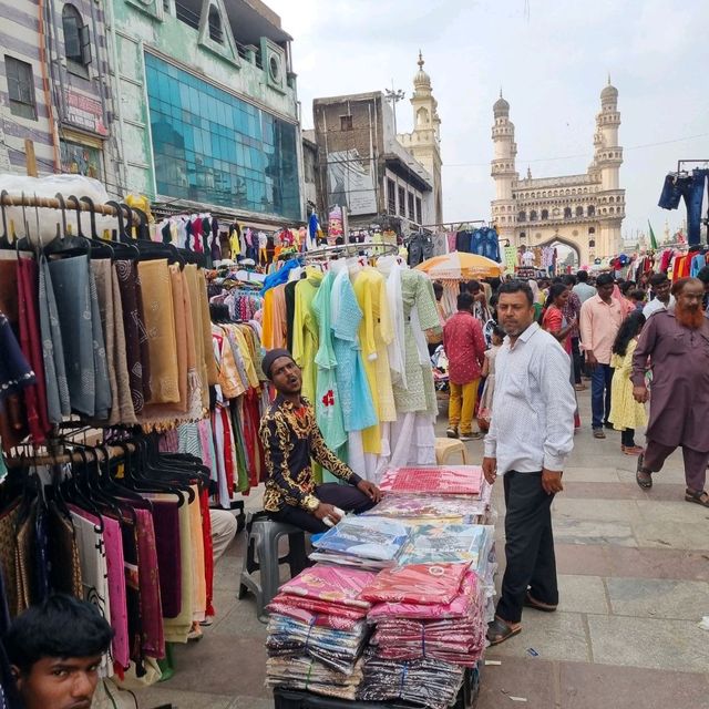 The Many Market Vendors At Charminar