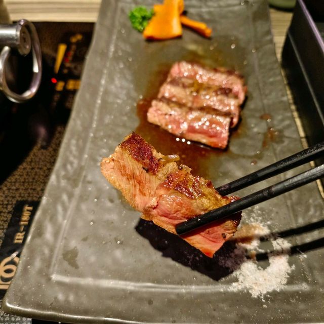 【台北吃到飽】狂野麻神麻辣火鍋，有現煎牛排的麻辣鍋吃到飽耶！