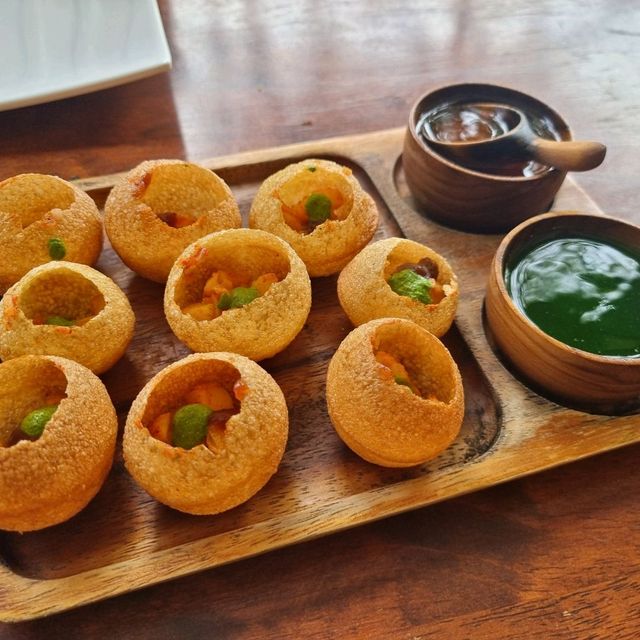 ร้าน mama restaurant