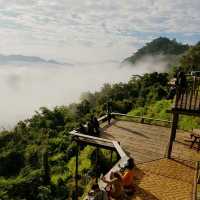 Guaytiew Chom Cafe With Mountainous Views