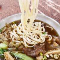 山東牛肉麵｜路過走過不能錯過的在地人吃的麵店