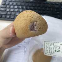 人氣麻糬，肉鬆和紫薯味都不錯 