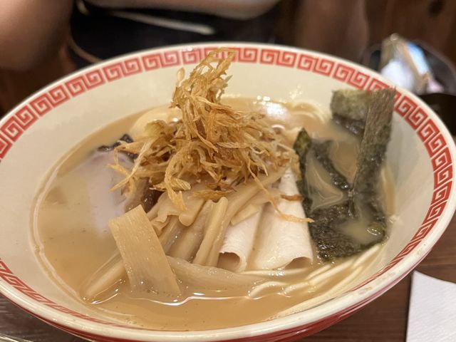 荔枝角趣味拉麵店🍜不一樣的湯底