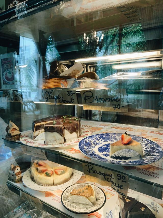  muNAsir Pool Cafe’ คาเฟ่ลับพัทยา