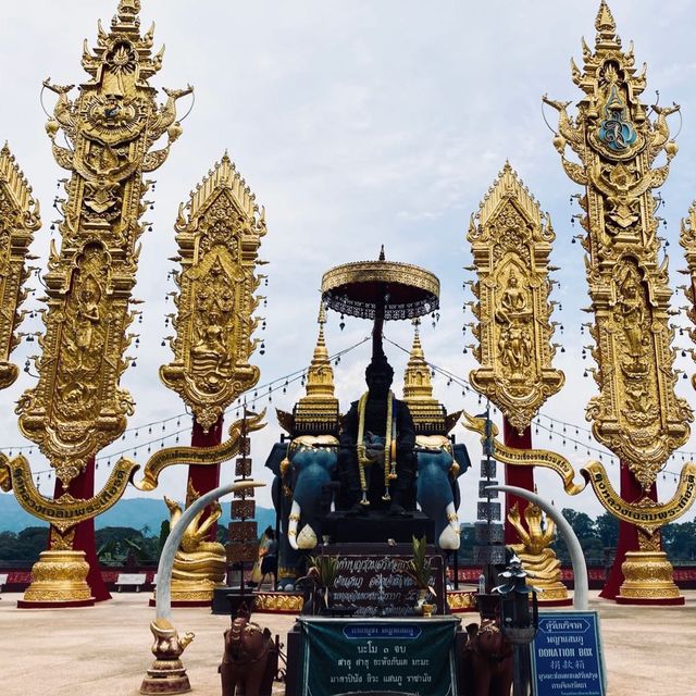 สามเหลี่ยมทองคำ ล่องเรือแม่น้ำโขง วิว 3 ประเทศ