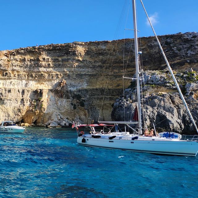 豪華遊艇航海之旅｜Comino Island