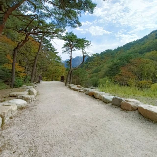 Hiking at Seoraksan 