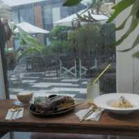 田園Cafe+貓店長，推介超軟霖豬肋排 