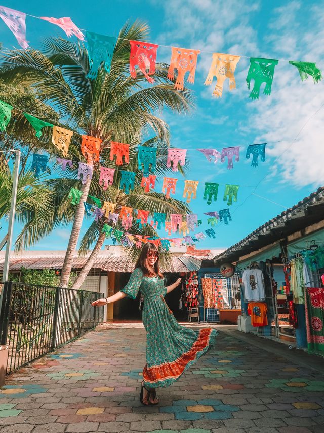 Vibrant Market in Mexico - Mercado 28