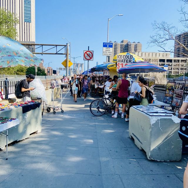 布魯克林大橋 Brooklyn Bridge 橫跨紐約百年地標懸索橋！ 