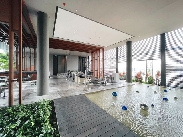 Club infinity pool at Oasia Hotel Downtown