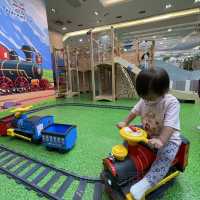 室內放電！彈床、揸小火車、木製遊樂場、小超市