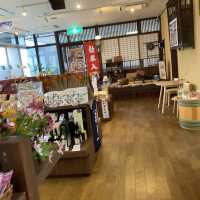 地域のお土産がさまざまあるお店