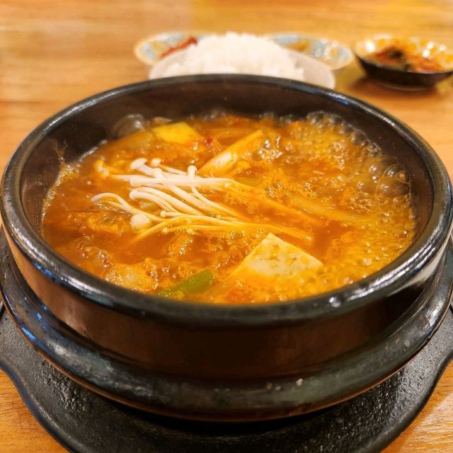 한식이 맛있는 카오산로드 홍익인간