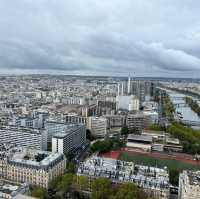 Eiffel Tower (with access to the summit)