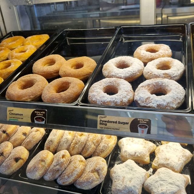 Mr.HaPpY at Dunkin