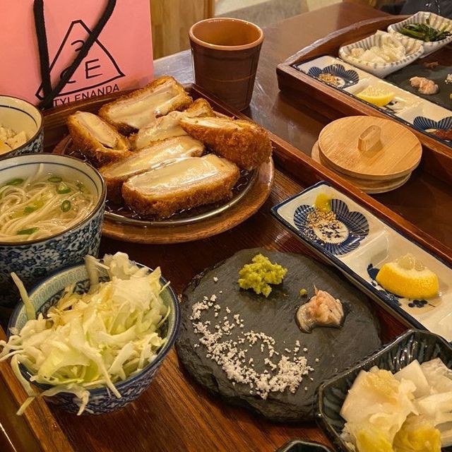 익선동 한옥마을 "경양카츠"
