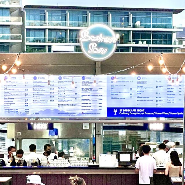 Lively Floating bar in Sentosa Boaters’ Bar