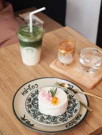 Matou Hostel & Cafe