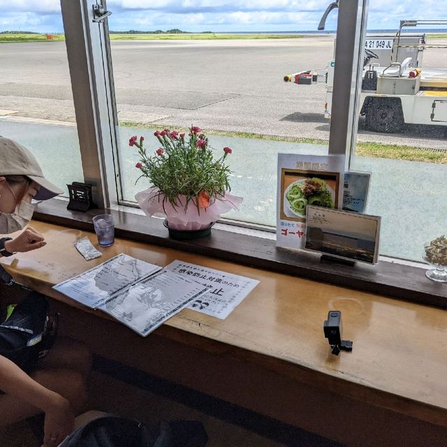 与那国空港のレストランでカジキの漬け丼