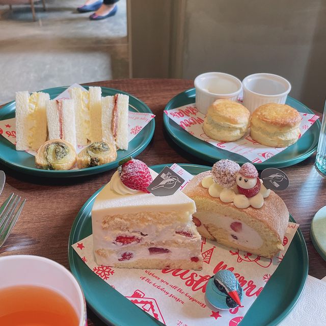 走進台北市的森林咖啡館☕️DACELO笑翠鳥 一場置身雨林中的鳥籠下午茶！