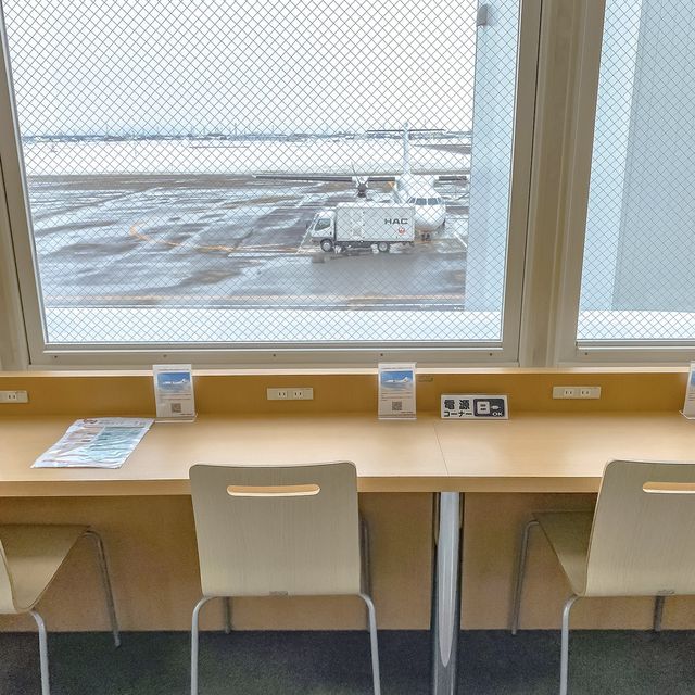 真冬の丘珠空港待合室