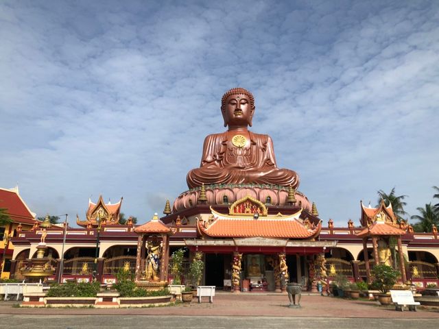 Wat Machimmaram (Sitting Buddha)