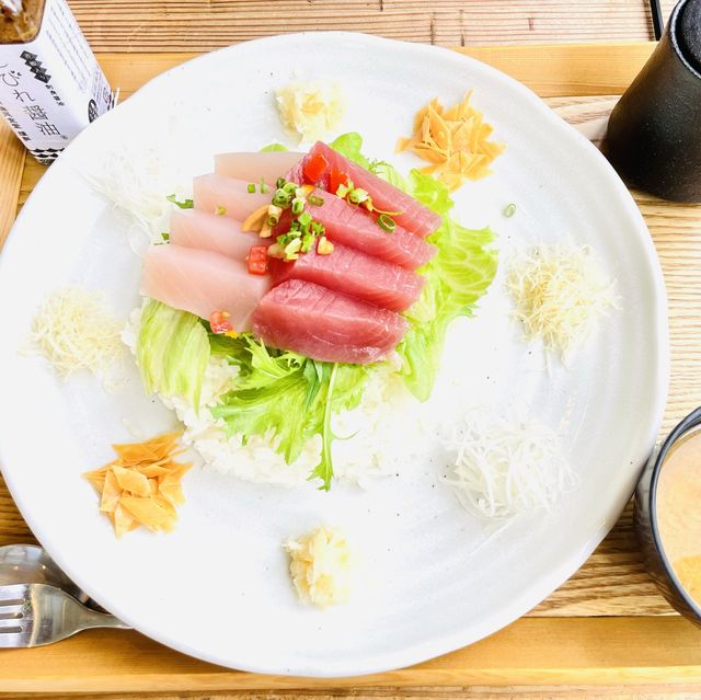 【沖縄】糸満市の人気店！沖縄産の魚介類を味わえるおしゃれな食堂。