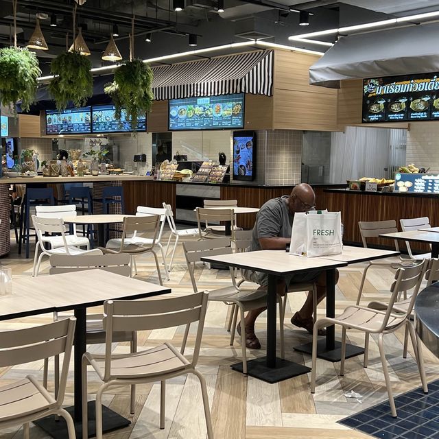 Have a meal @ Beach Eats 