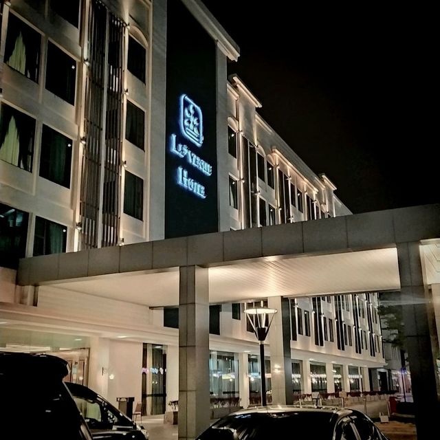 Stylish , Luxury Hotel in Bangi