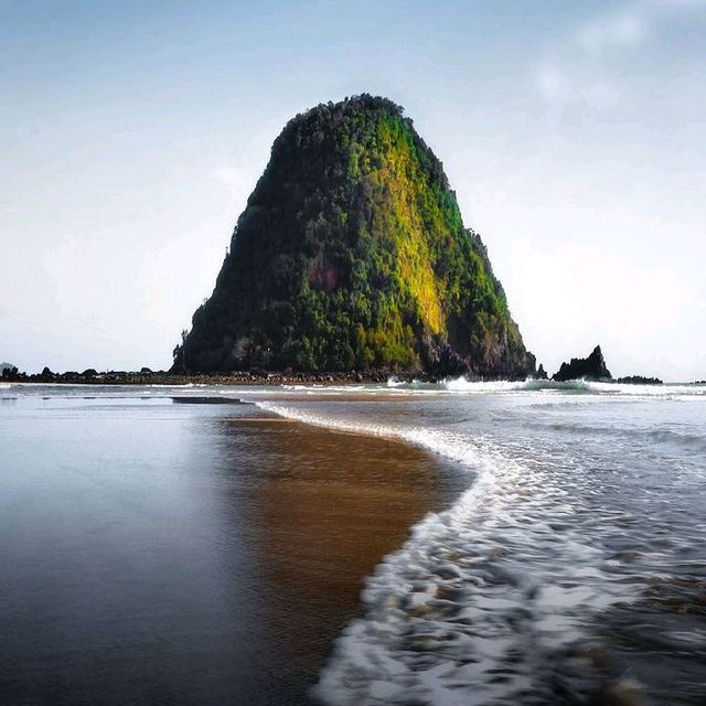 RED ISLAND BEACH, BANYUWANGI