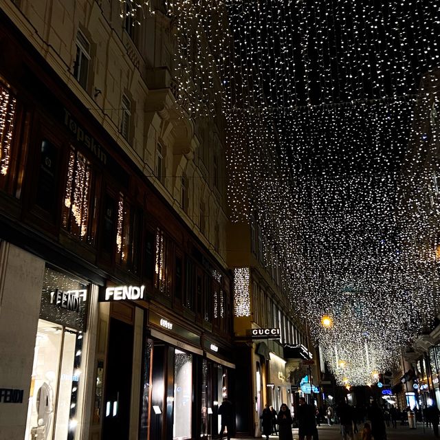 Magical Christmas streets in Vienna 