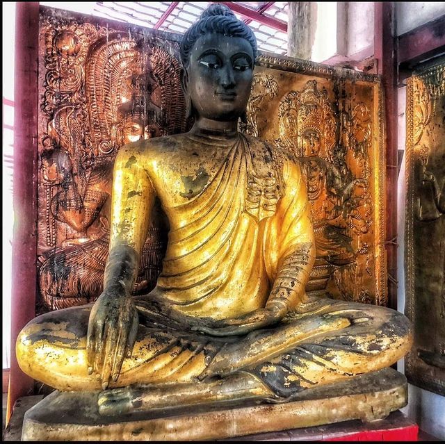 Gangaramaya Temple in Colombo 