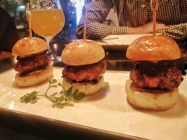 Happy Hour @ Liquid Laundry in Shanghai 🍻🍔