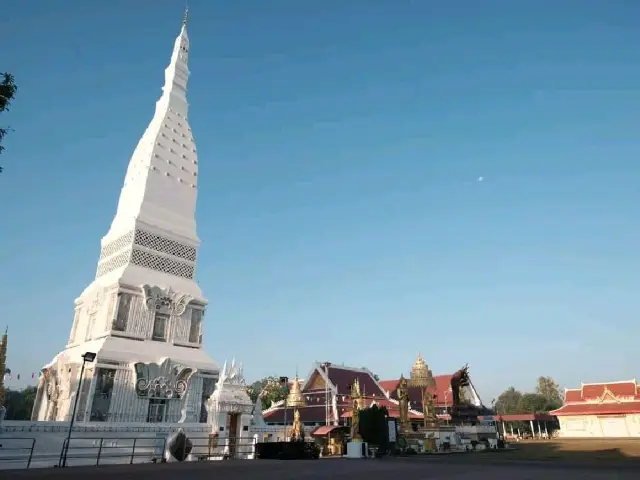 ไหว้พระธาตุท่าอุเทน นครพนม