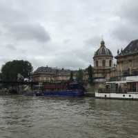 Paris attractions through the river cruise 