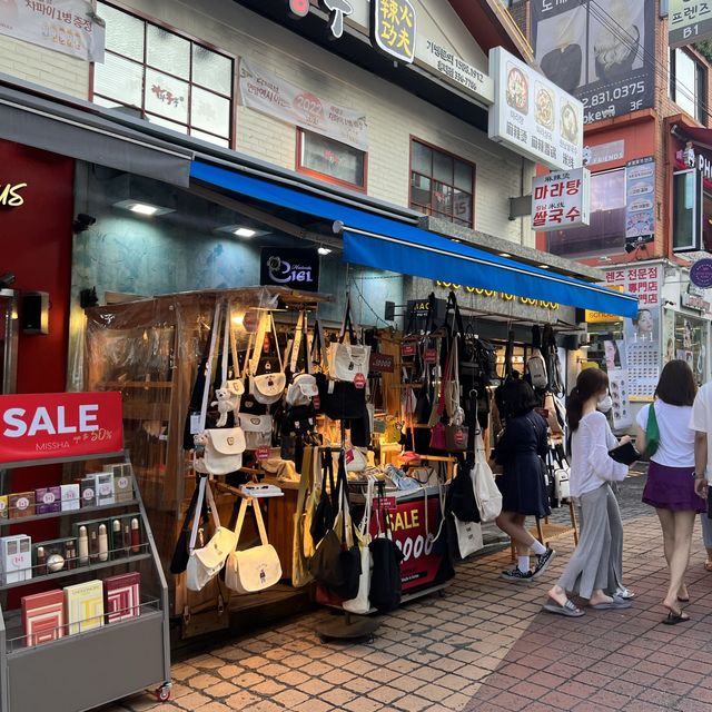 韓国/ソウル【弘大】若者の街弘大(ホンデ)の街並み