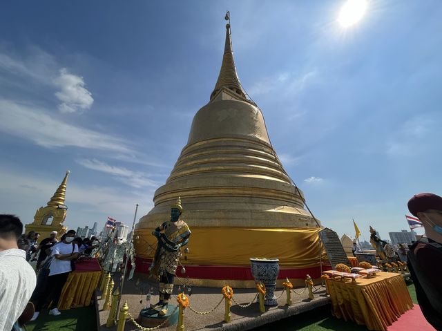 ไหว้พระ ชมวิวกรุงเทพ ที่ภูเขาทองกัน