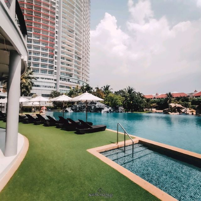 ที่พักติดทะเลพัทยา​ | Movenpick​ Siam hotel 