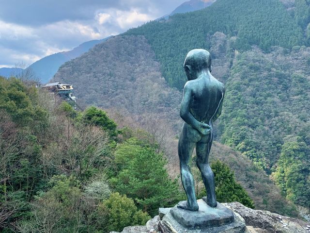 【徳島旅行】崖の上に立つ小便小僧！！