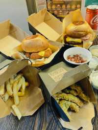 《九龍灣巨型 Burger 🍔 》