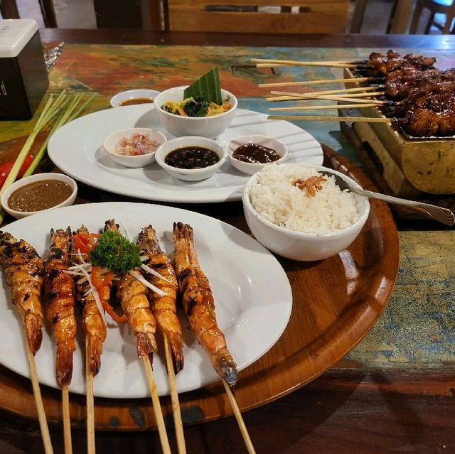발리 스미냑 와룽 니아 한국인들이 많이 가는
